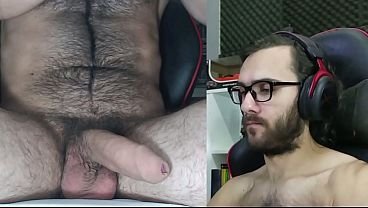 Miren los ojos! Gay Argentino masturbandose y eyaculando gran carga, amateur peludo